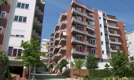 Perfundonte ne 31 dhjetor: Shtyhet serish afati i rivleresimit te banesave